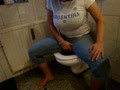 In die Jeans Gepisst !!