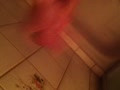 In der Dusche einen rubbeln ;)